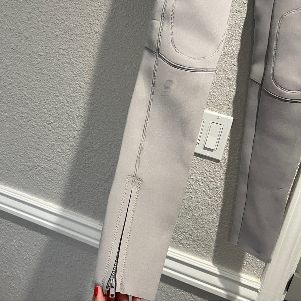 SKIMS sport Gray swim pants XS NWT - Picture 8 of 11